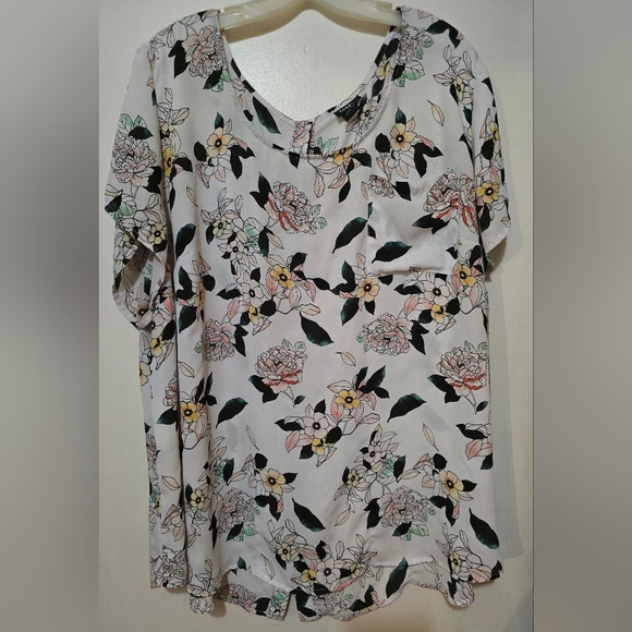Torrid Floral Blouse 4x - Picture 2 of 5